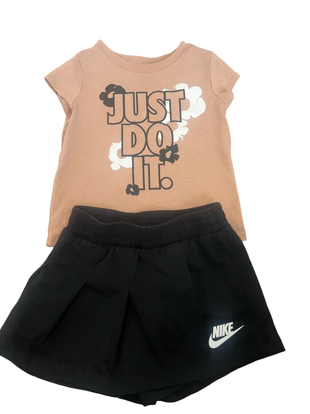 Nike Girls Tan 'Just Do It' Tee & Black Skort Set Size 2T Great Condition